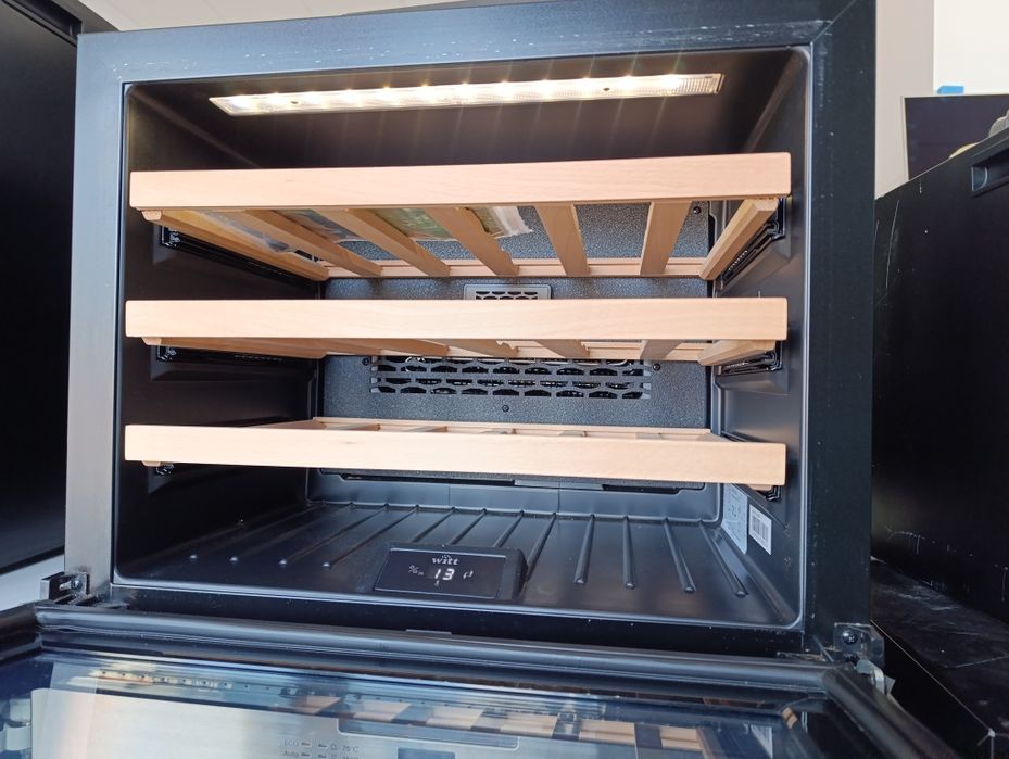 Нова!!! Витрина Охладител Witt  за вино и други