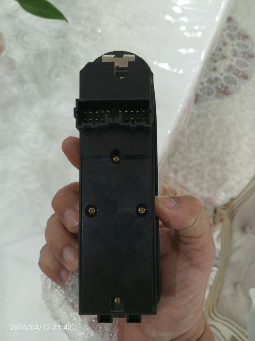 Блок  управлении кнопки стеклоподьемника