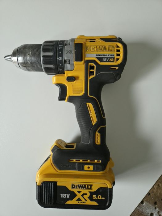 Mașină de găurit și infiletat Dewalt