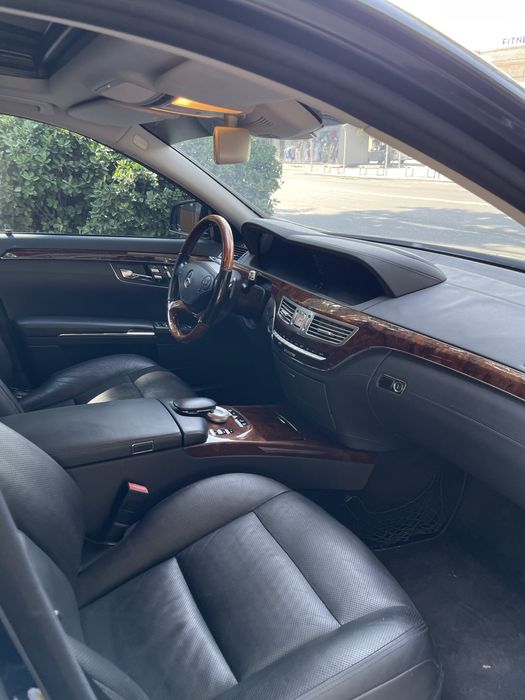 Mercedes-Benz W221
