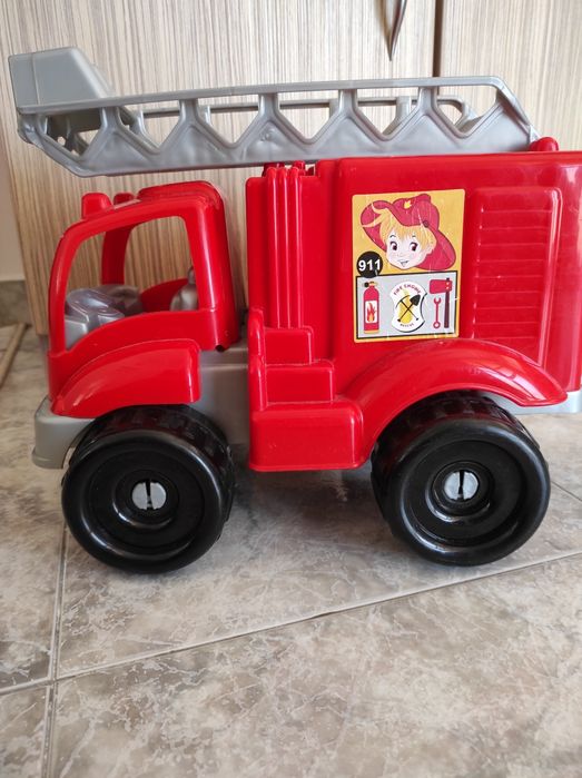 Пожарна кола с конструктор