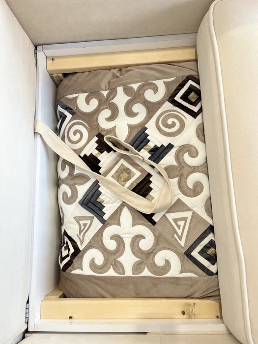 Продам диван в отличном состоянии