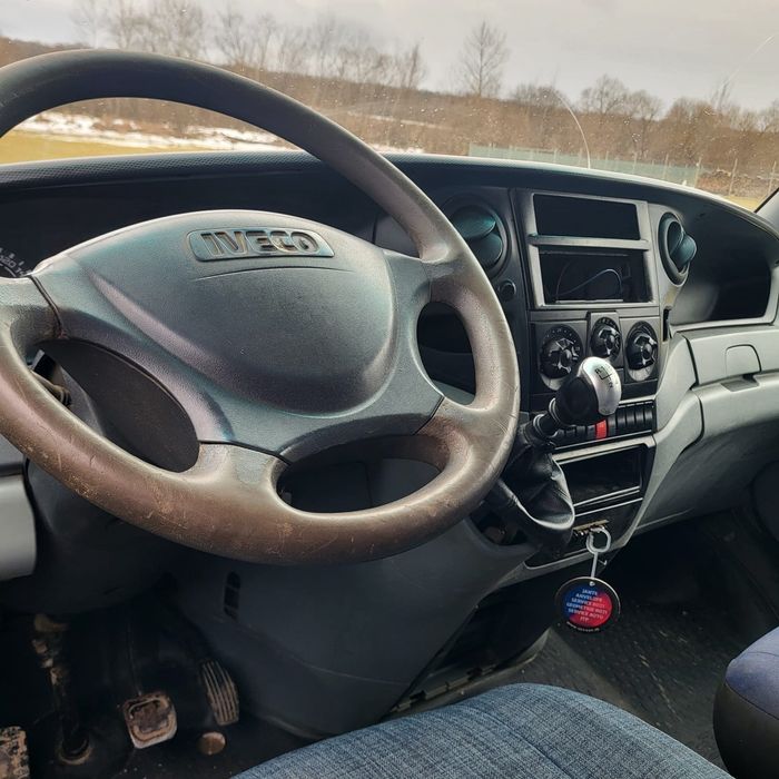 De vânzare duba pentru dezmembrări