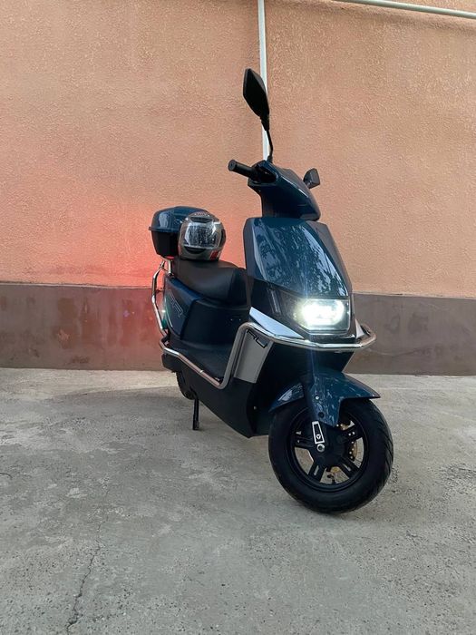Skuter Yadea Ruibin sotiladi