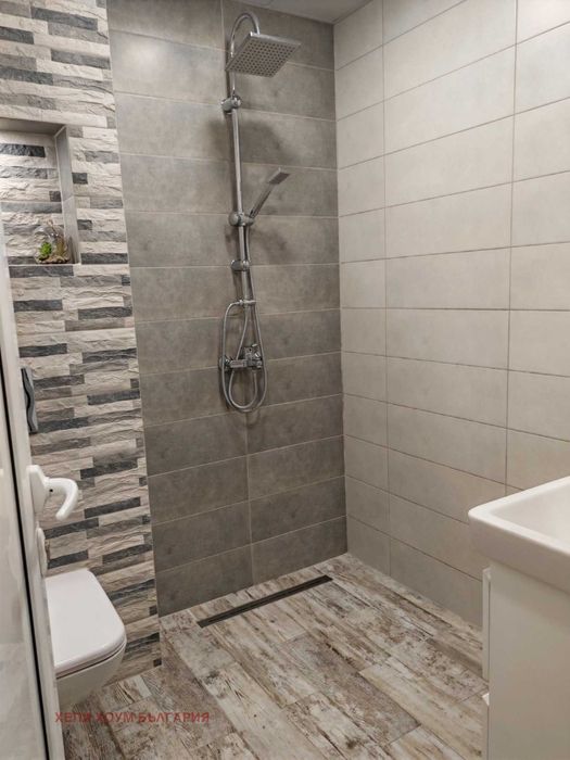 Продава се Тристаен апартамент в Русе, Център - 108 кв.м за 850 €/кв.м - Снимка #11