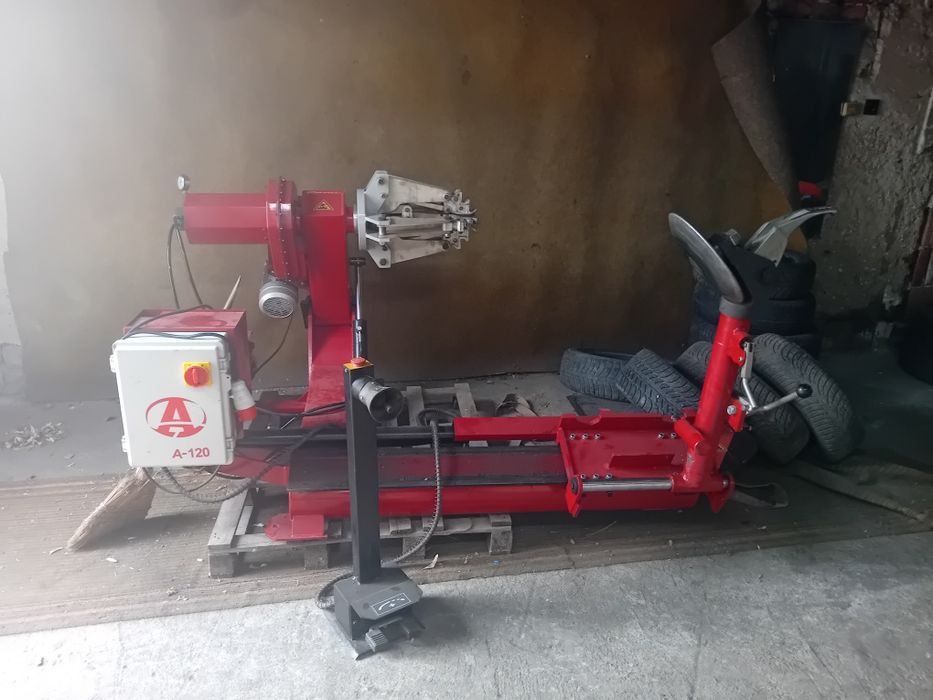 Машина за тежки гуми