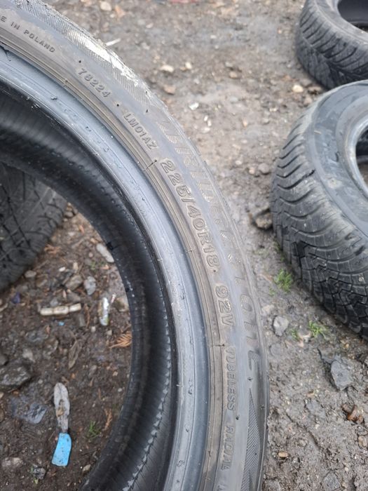 Vand 2 anvelope 225 40 18 brigestone de iarna  dot 2019