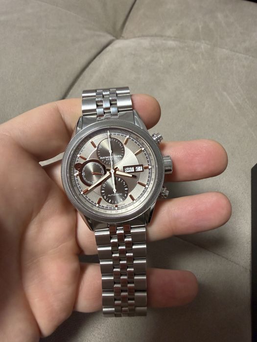 Часовник Raymond Weil