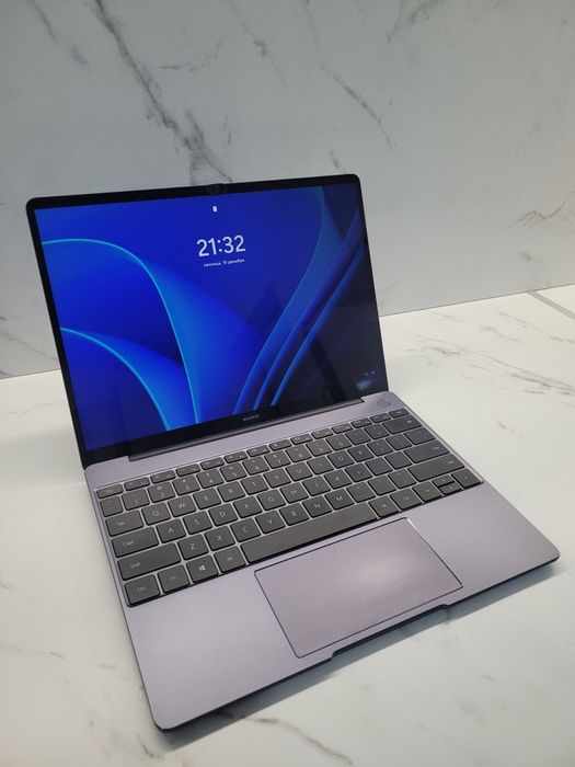 Laptop ultraportabil Huawei MateBook 13