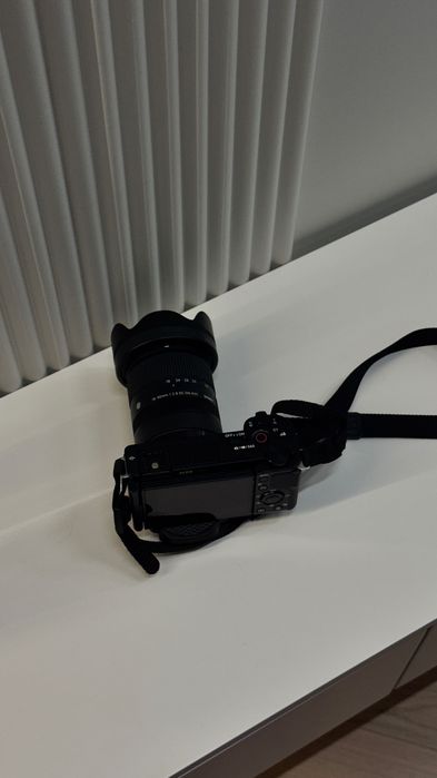 Продам камеру Sony zv e 10