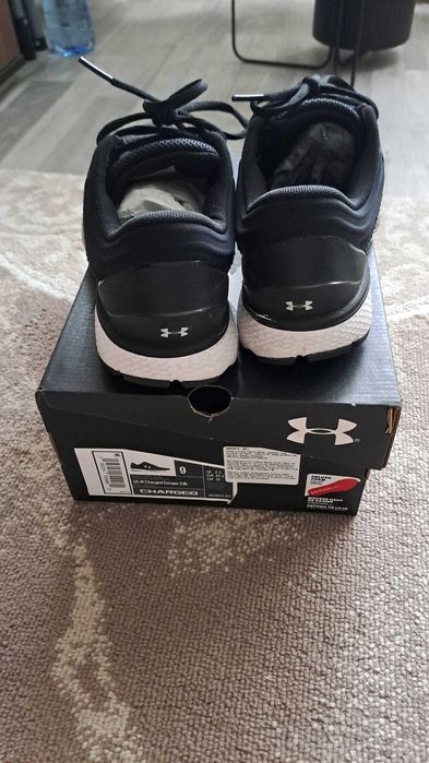 Маратонки Under armour р-р 40.5
