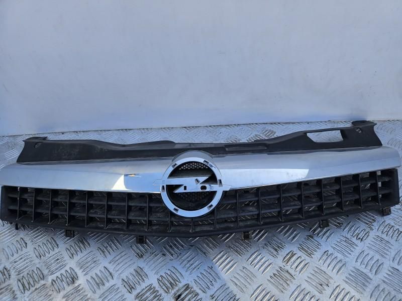 Grila radiator Opel Astra H GTC