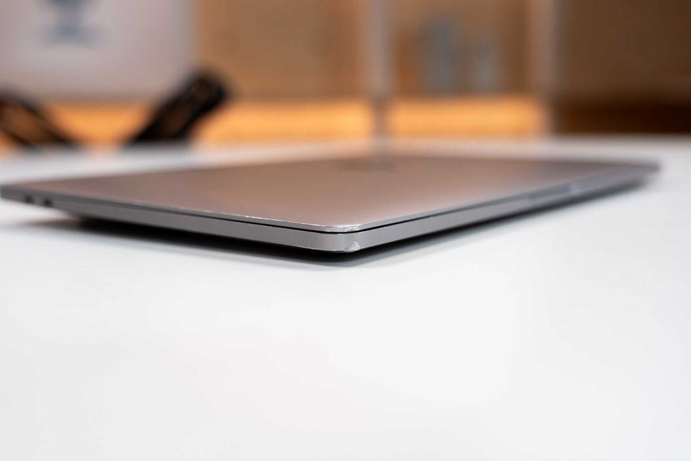 Apple MacBook Pro 13 13.3” – M1, 16GB RAM, 256GB SSD, Space Gray, INT
