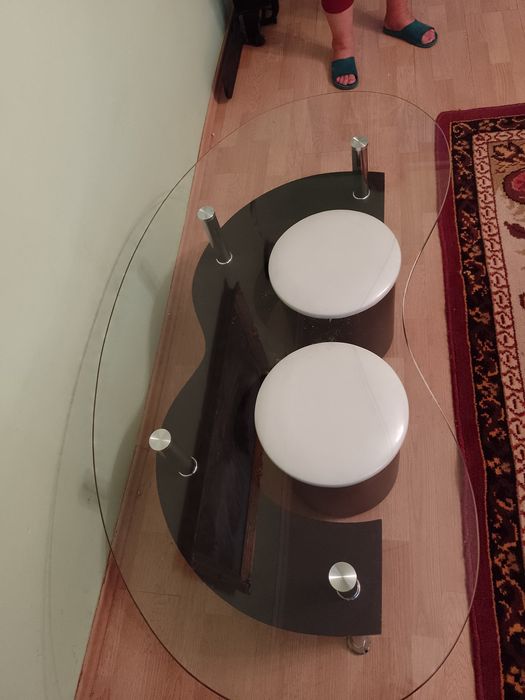 Măsuță de cafea cu doua taburete
