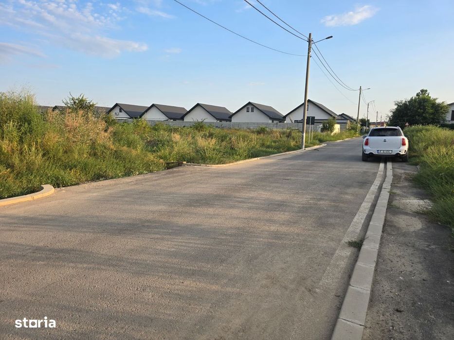 Loturi teren 400 mp, toate utilitatile , asfalt, iluminat stradal