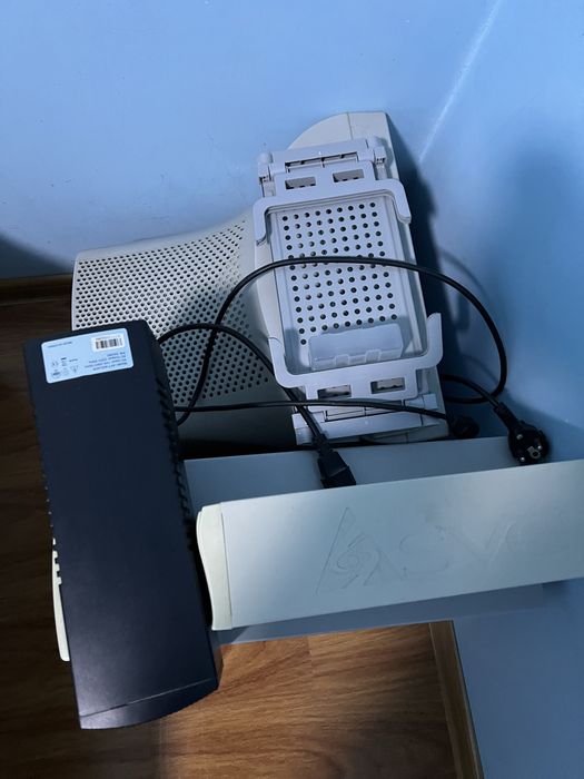 Kompyuter sotiladi srochna bervoraman ups ham bor