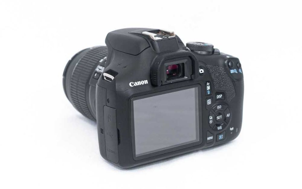 Canon EOS 2000D - kit + obiectiv 18-55mm - 17.000 de cadre - Aparat foto DSLR