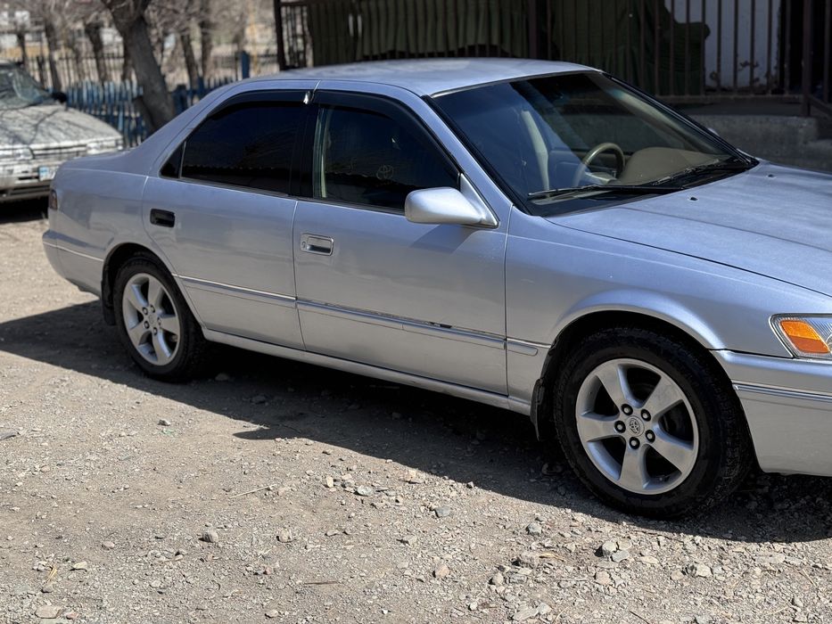 Тайота камри 20”