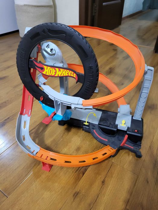 Трасса Hot wheels шиномонтажная