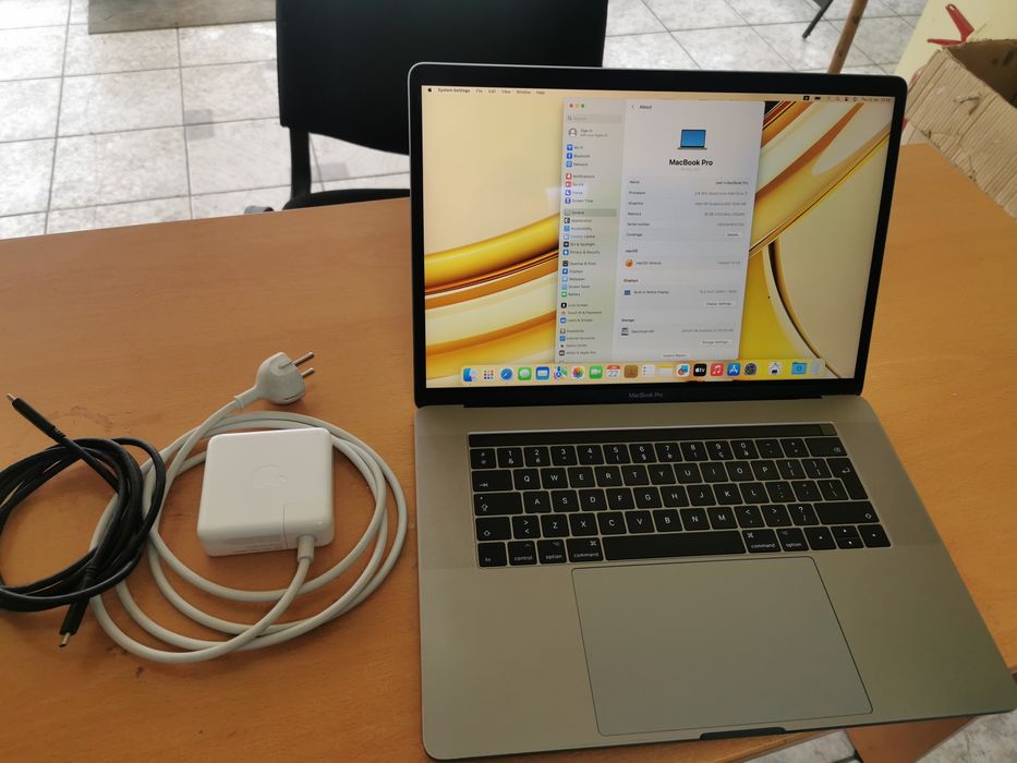 Laptop MacBook Pro 15 Touch ar I7