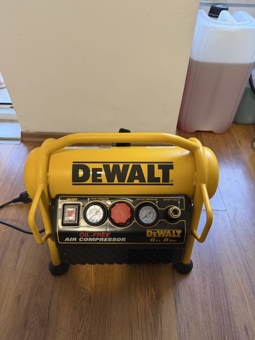 Компресор за въздух Dewalt