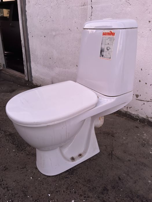 Продаётся унитаз Sanita