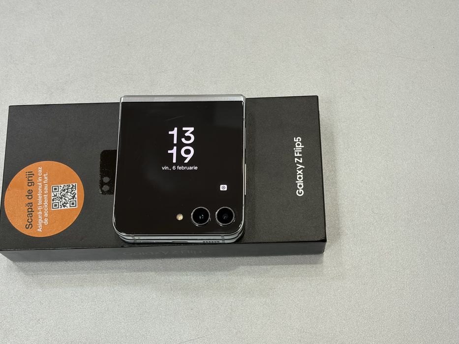 Samsung Galaxy Z Flip 5, 512 gb, 8 gb ram, 5G, Mint