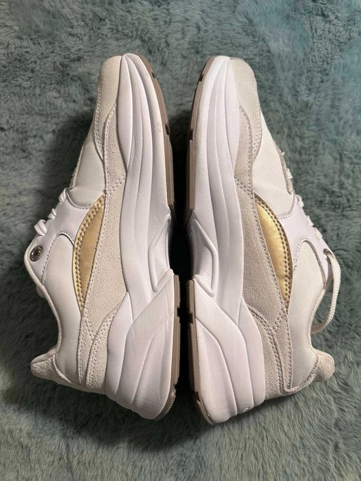 маратонки бели ново състояние Tommy Hilfiger