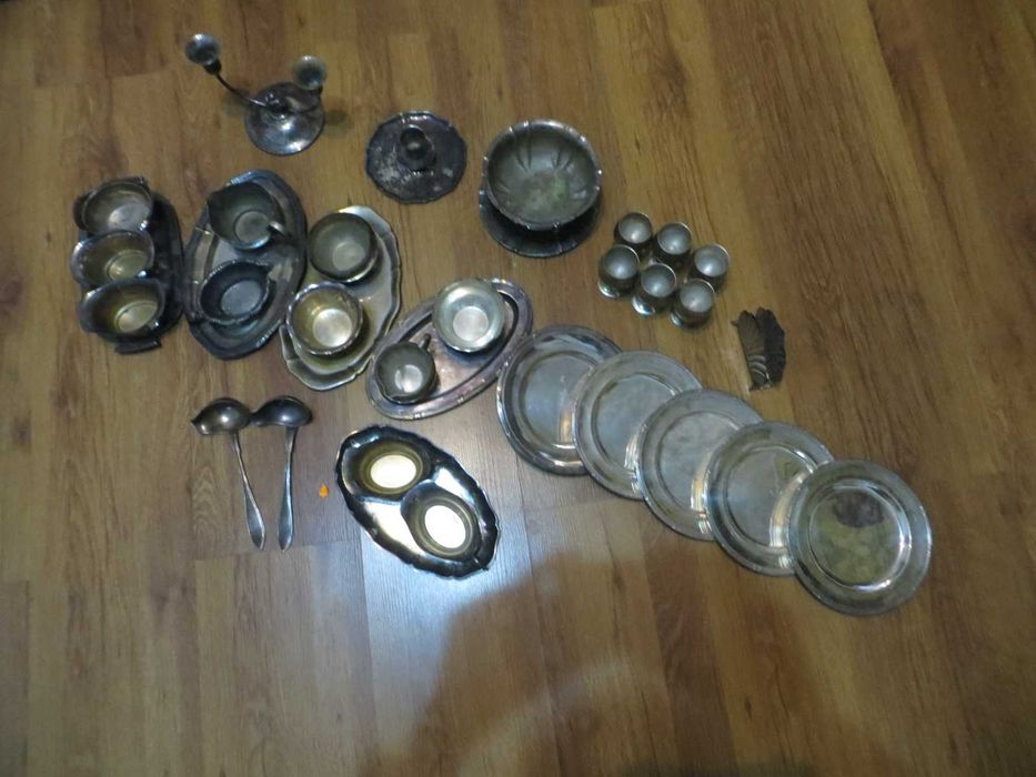 Посребрени свещник, чинийки, купички за лед, сосиери Prima Nysilver