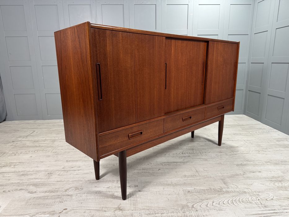 Винтидж датски бюфет от 60-те Д1025
