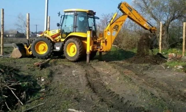 Услуги экскаватора погрузчика, петушок 24/7