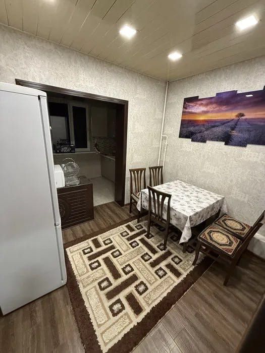 #1706

Продаётся 3-комнатная квартира 
Район: Чиланзар