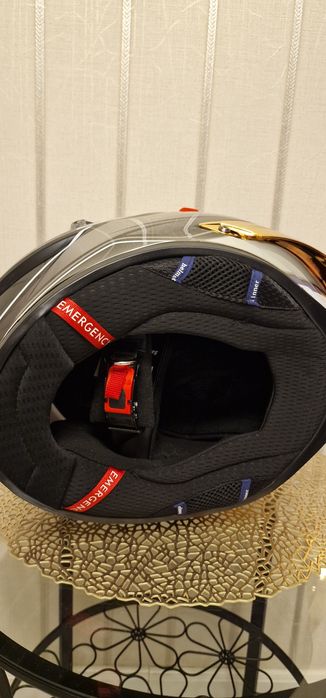 Продам Шлема и аксессуары.