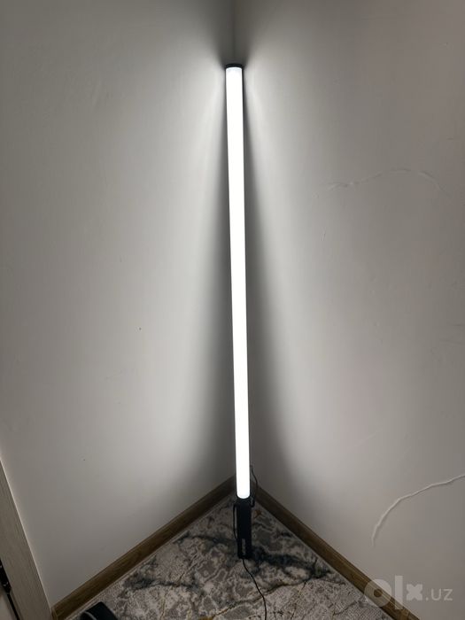 Amaran T4c RGBWW — профессиональный LED свет 120 см