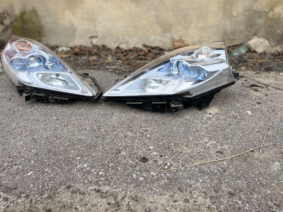 Фарове за Nissan Leaf I 2010-2017/Нисан Лийф