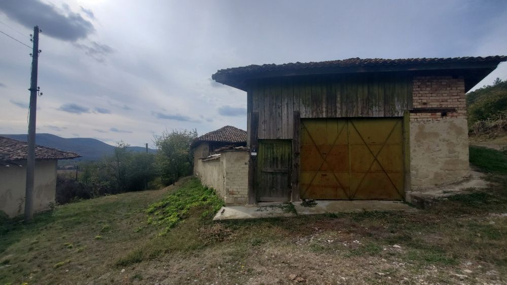 Продава се Къща в с. Янково, Област Шумен - 1500 кв.м за 11 €/кв.м - Снимка #4