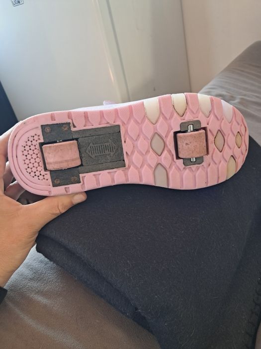Incaltaminte sport cu role si lumini 36