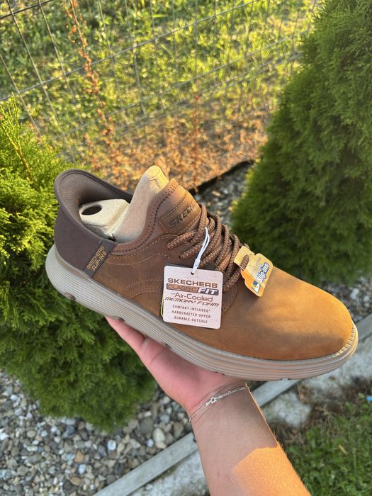 Papuci Skechers 43 Noi.