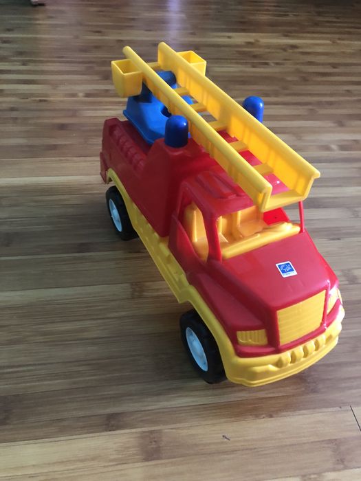 Vand macara de jucarie