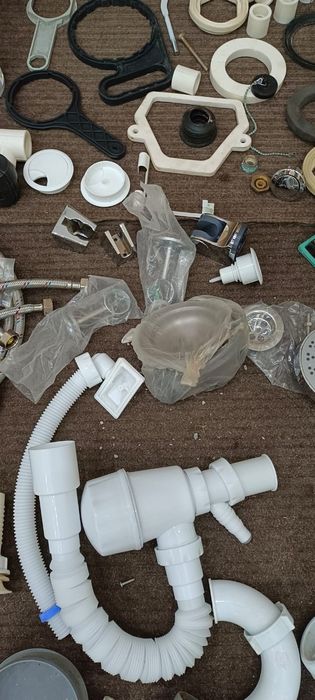 Продам разные детали для сантехники.