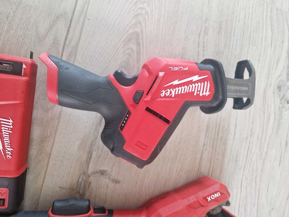 Scule    Milwaukee m12