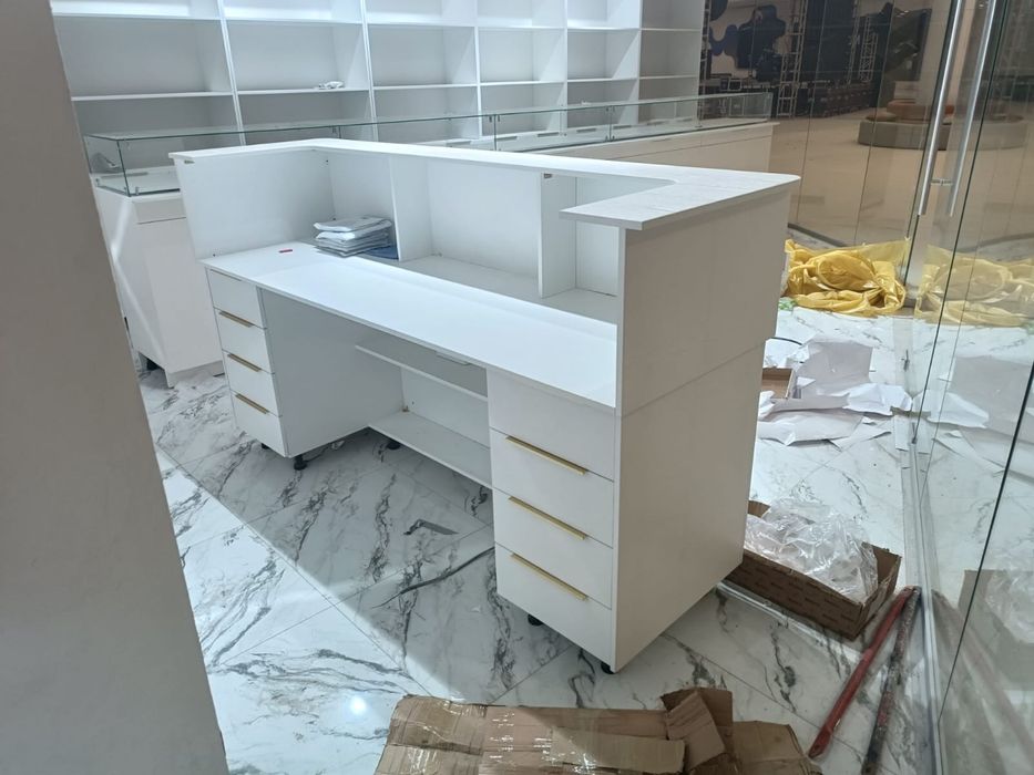 Продам срочно витрины в идеальном состоянии