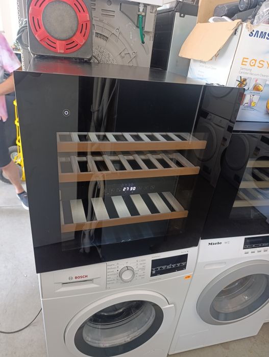 Нова!!! Витрина за вино FRILEC