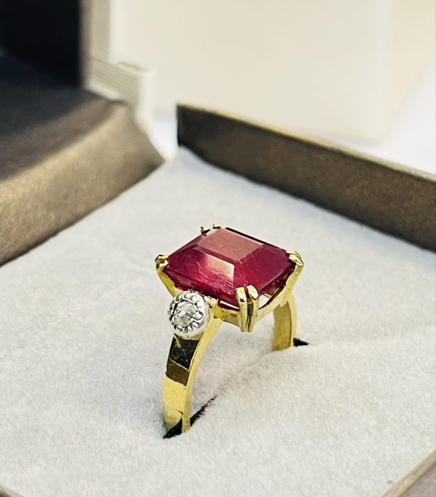 Златен дамски сет рубини и диаманти