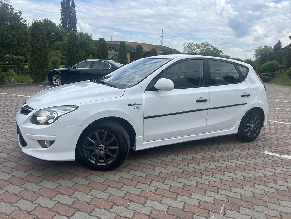 -Hyundai i30 facelift-1.4benzina-109cai-euro5-2011-adusa din germania-