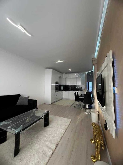 Дава се под наем Тристаен апартамент в Бургас, Изгрев - 124 кв.м за 997.05 € - Снимка #3