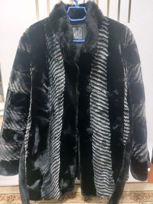 Полушубок нутон .