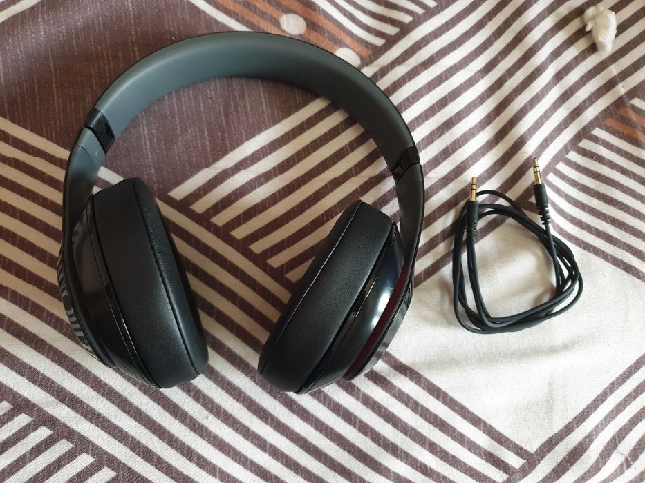 Продам оригинальные наушники Beats Studio 1 проводные