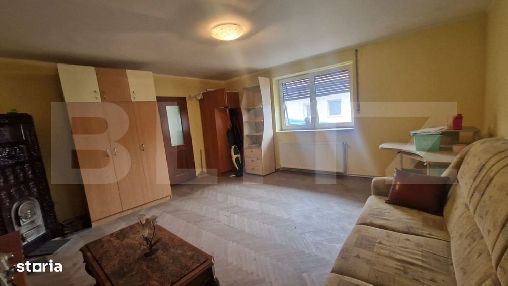 Casa cu teren 935 m , doua corpuri de case, Sacele -zona buna