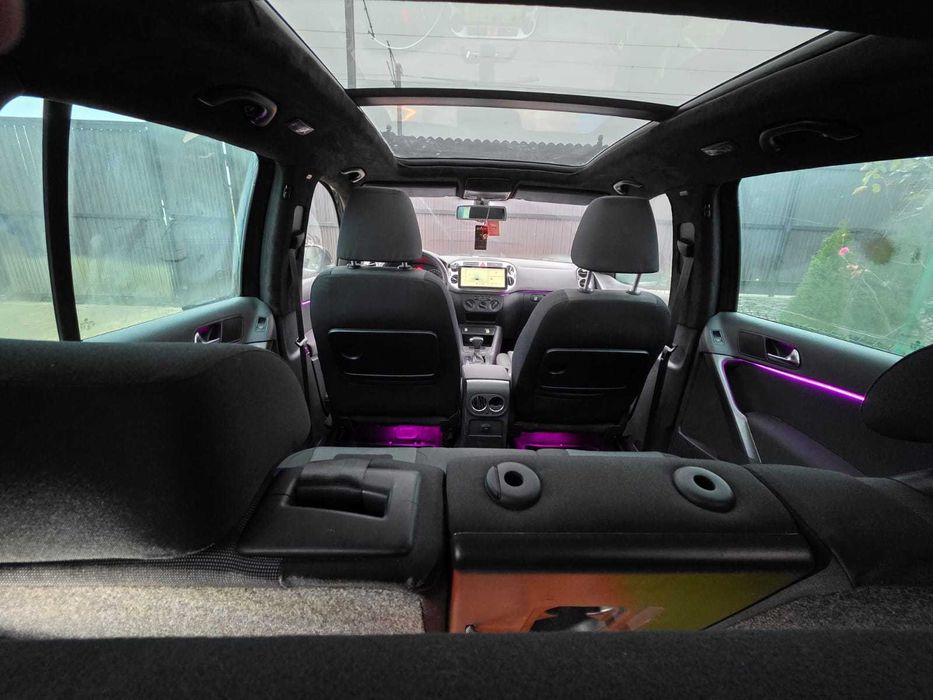 Volkswagen Tiguan 2009 • Automat • 4x4 • Benzina